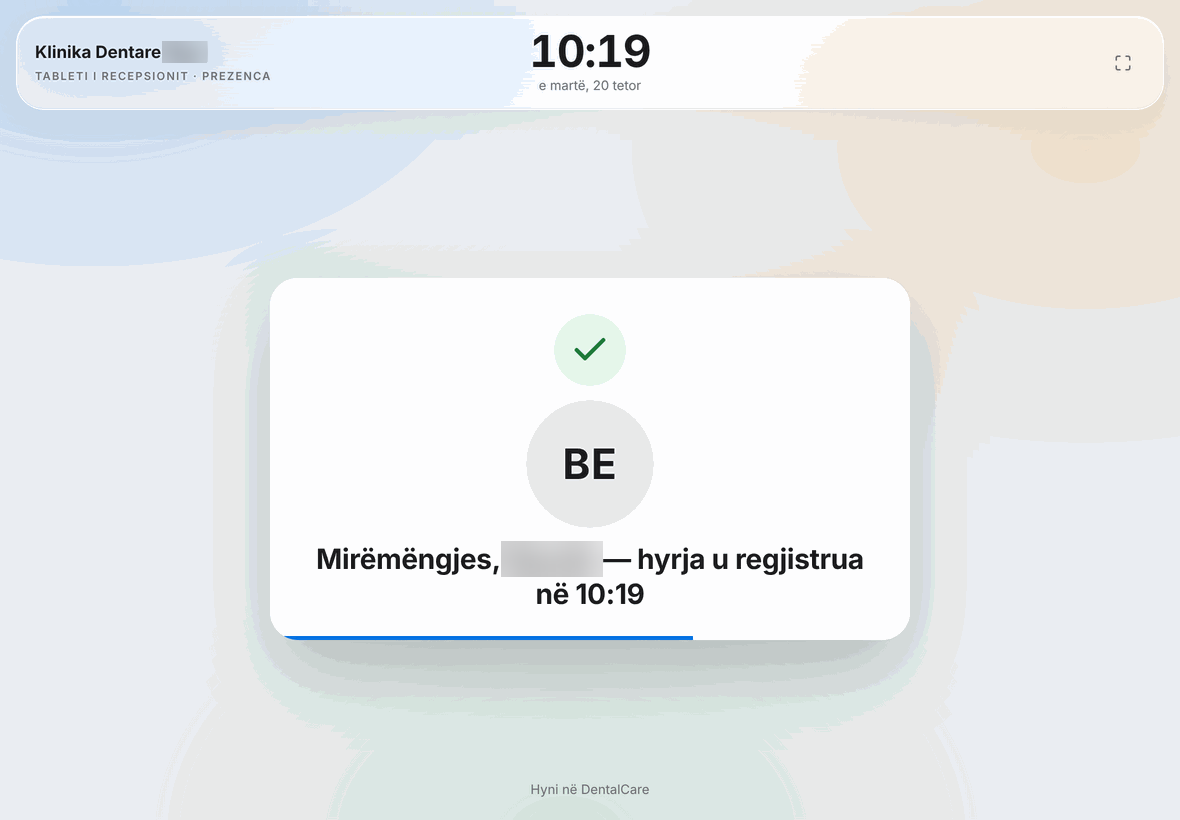 DentalCare – Clock-in kiosk on a tablet, clocked in